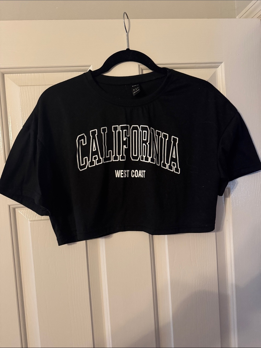 SHEIN Cropped Graphic Tees